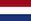 eettafel bij het zwembad